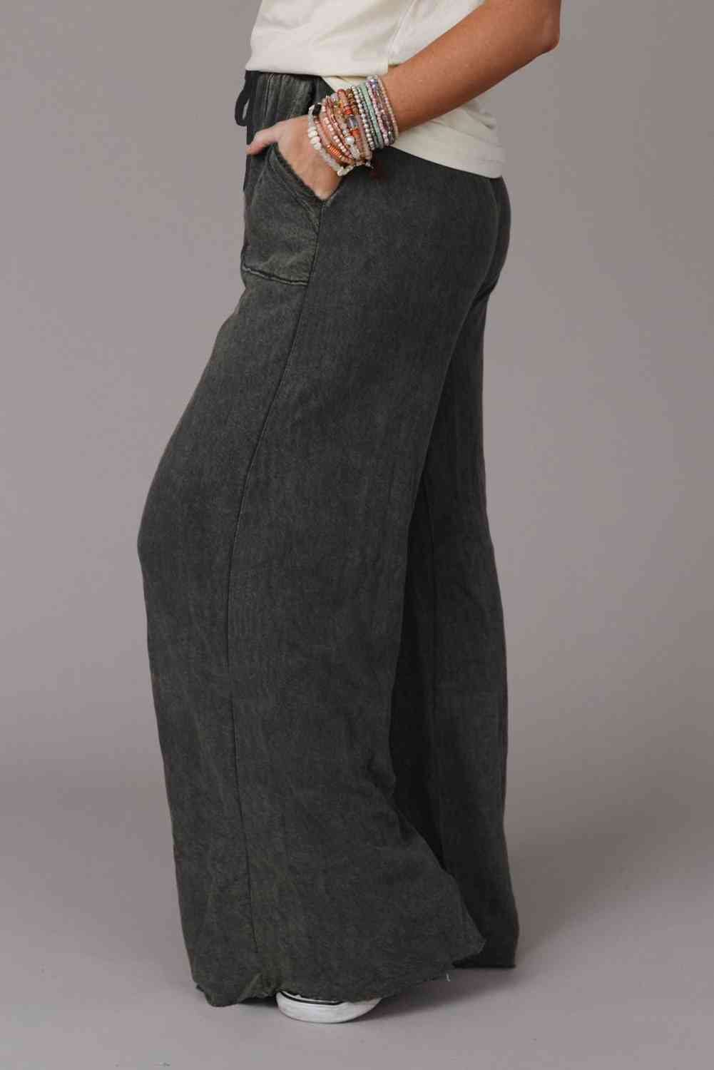 Wide Leg Pocketed Pants